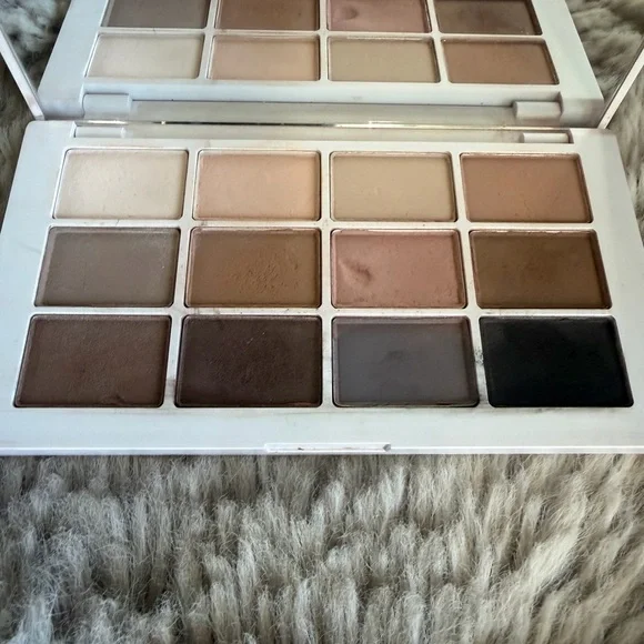 Makeup By Mario White Master Mattes Neutral Eyeshadow Palette - Picture 3 of 4